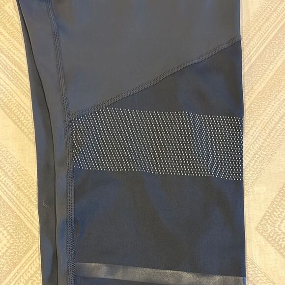 Lilybod Blue-Gray Leggings with Mesh Detail - Size L - Picture 2 of 6